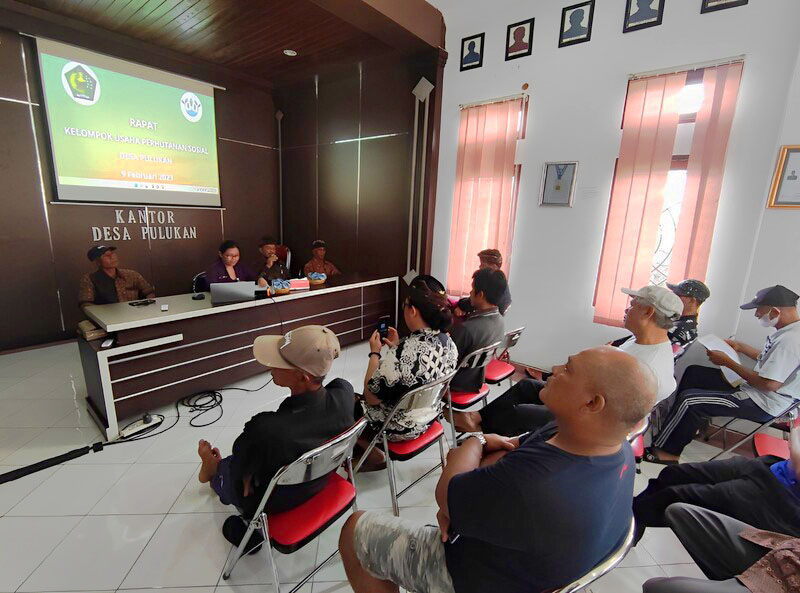 Rapat  Kelompok Usaha Perhutanan Sosial (KUPS) Desa Pulukan 