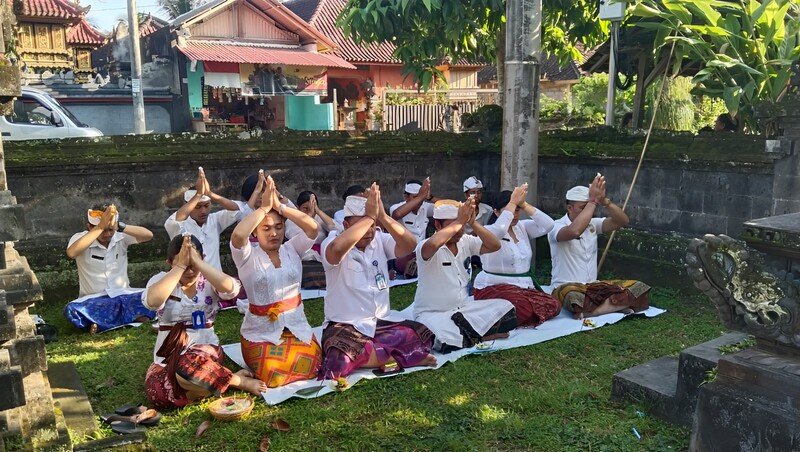 Persembahyangan Bersama Rahina Purnama