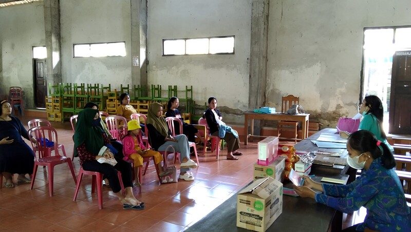 Kelas Ibu Hamil di Desa Pulukan Membahas Pentingnya Perawatan Kehamilan