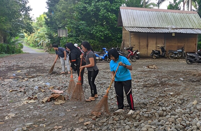 Kegiatan Jumat Bersih 