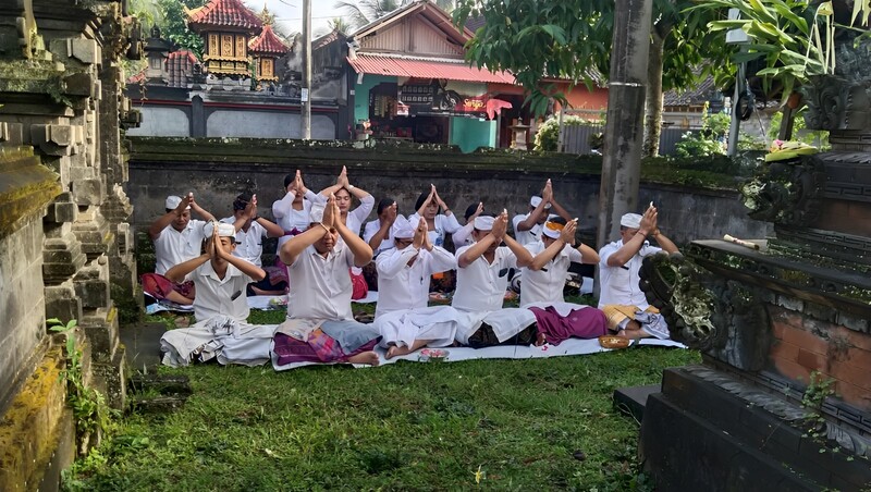 Persembahyangan Bersama Rahina Purnama 