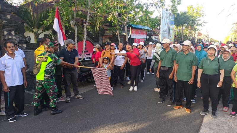 Meriahnya Kegiatan Jalan Santai dan Lomba-lomba dalam Peringatan HUT RI ke-78 di Desa Pulukan