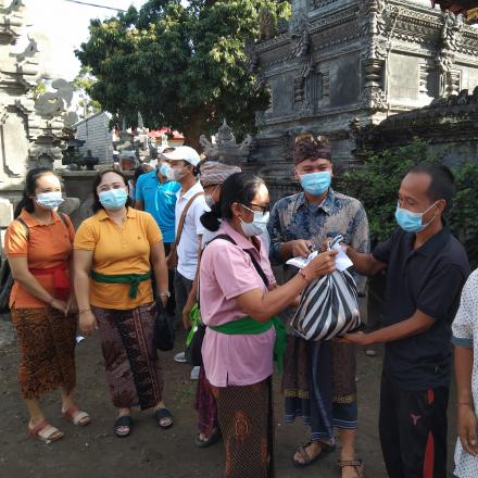 Pembagian Sembako bagi Penyandang Disabilitas 4