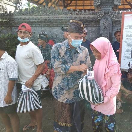 Pembagian Sembako bagi Penyandang Disabilitas 5